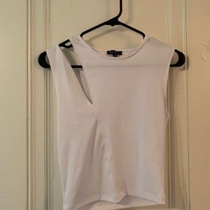 Ribbed detail cut out tank